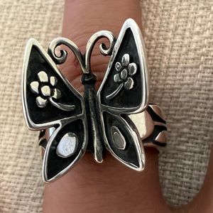 Mariposa Ring